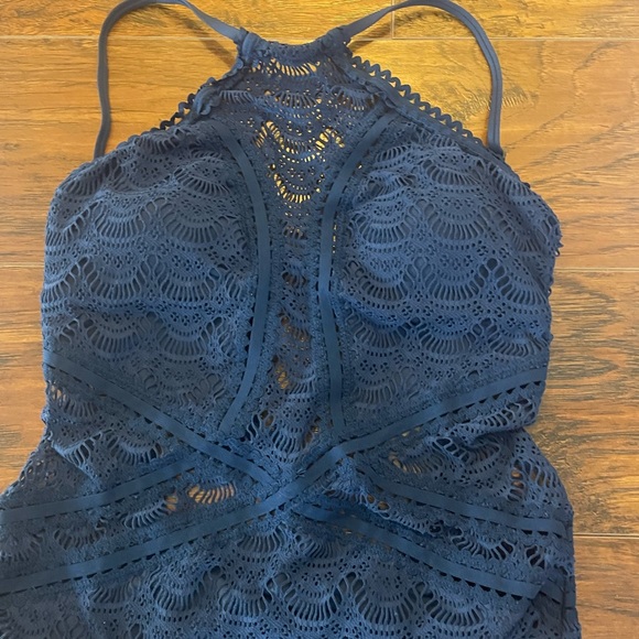 Becca crochet swimsuit - Picture 3 of 5